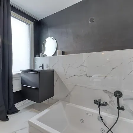 Balneo Centre Apartment Rouen